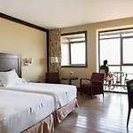 De 4* 소리아